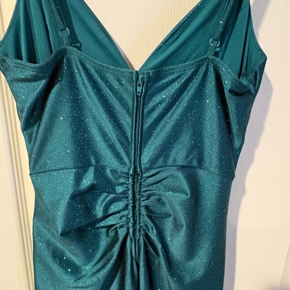 Honey and Rosie Sparkling Green Ruched Midi Dress - Picture 7 of 8